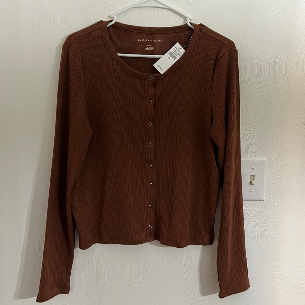 American Eagle top. Size L
